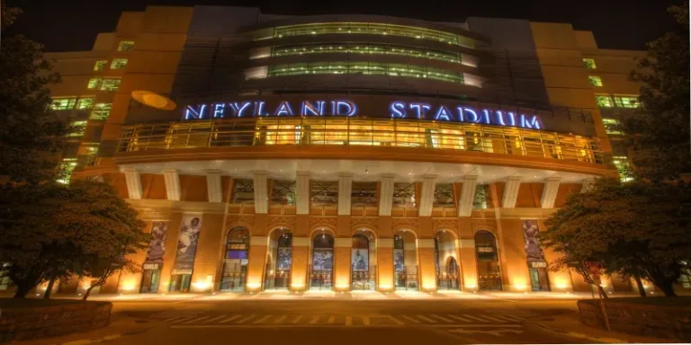 Neyland Stadium: Where Legends Rise and Fans Unite